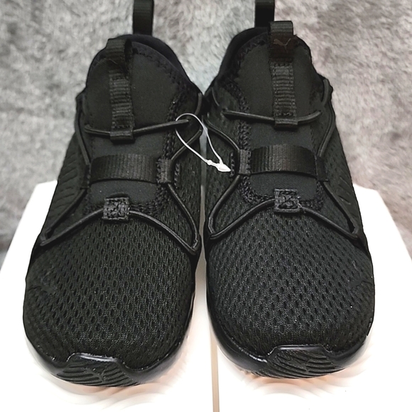 Boys Puma slip on sneakers in black.Size 10. New no tags. - Picture 4 of 9